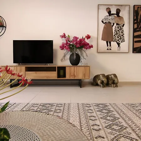Phaedrus Living Queens Gardens Luxury Arthouse Hébergement de vacances Paphos