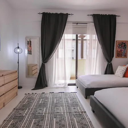 Дом отдыха Phaedrus Living Queens Gardens Luxury Arthouse